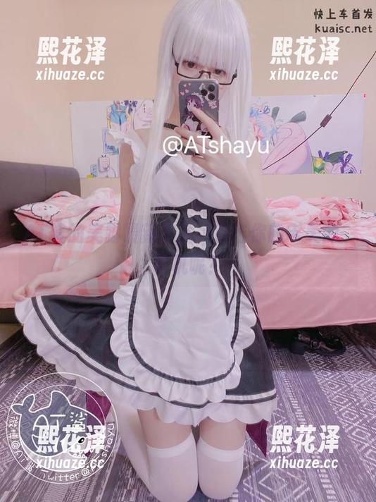 AT鲨的美脚最新作品，直击你的审美的...耳机呢？