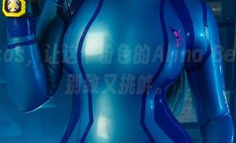高清cos，让这个粉色的Alina Becker别致又挑衅。