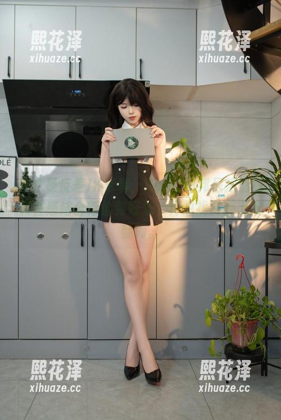 Bangni邦尼 这才是反差JK泳装,Bangni邦尼把清纯和性感结合得恰到好处,真想找资源无限翻阅。