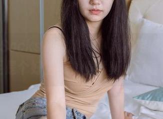 BoBoSocks袜啵啵 – 小沫的定制写真，裸足是个好主意，虽然真心没看懂。
