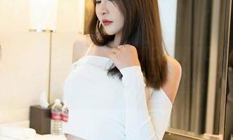 Feilin嗲囡囡 – 果儿Victoria泳装写真：不知不觉就被吸引过来了…