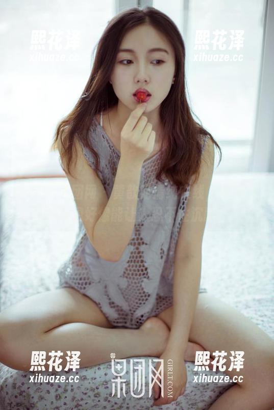 GIRLT果团网 - 黄歆苑清纯在线，这图片的气息好像能让人忍不住沉醉。