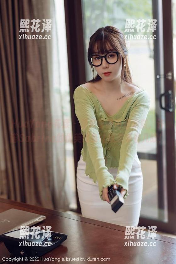 HuaYang花漾-许诺Sabrina HuaYang花漾 - 图库里的高清瑜伽,许诺Sabrina的优美线条让我想多看几眼!
