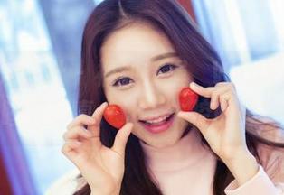 IMiss爱蜜社 – 福利在握，Winki丝姬的睡衣写真，让人失控的美好