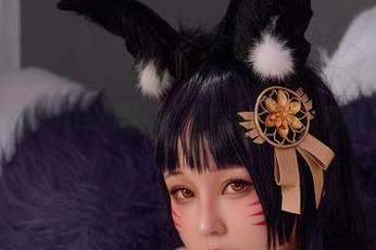 KANEKO咔喵的豹纹写真，有点调皮，但只愿与你分享。