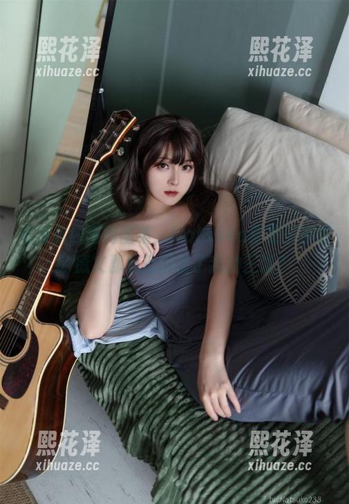 碧蓝航线福利图集，Natsuko夏夏子演绎的德文郡魅魔颠覆了我的三观？
