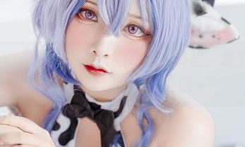 在Sayo Momo最新的裸足写真里，细节让我分分钟想起夏天的草地～