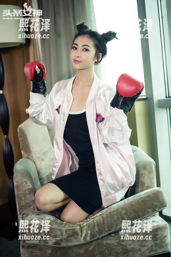 TouTiao头条女神 - 把悍马车车开到你眼前：樊安妮的写真疯狂版！