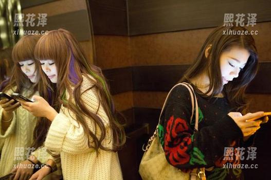 TuiGirl推女郎 - 梁棋棋的粉色图集，服装比妆容还抢戏？