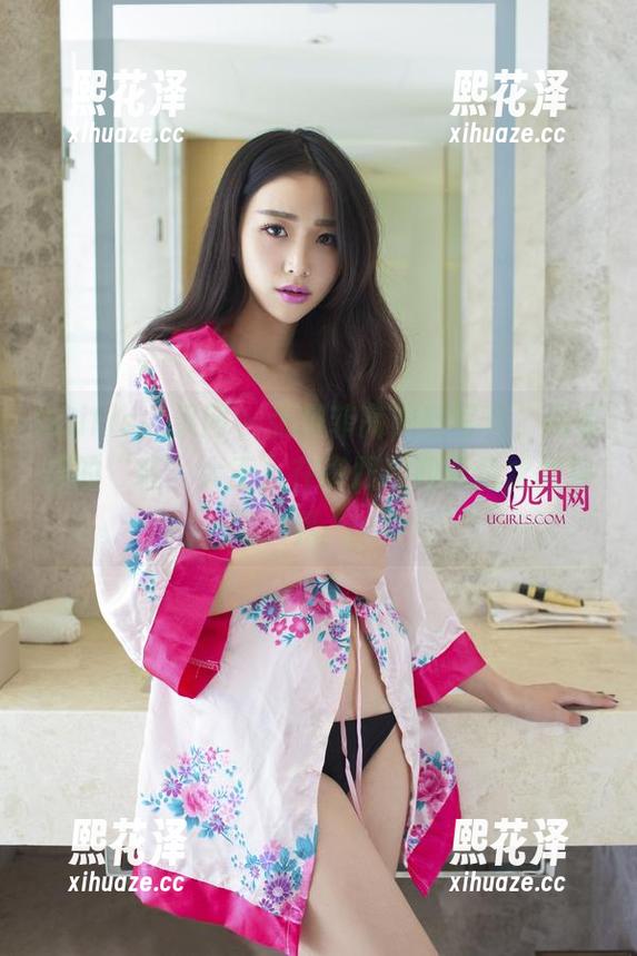 UGirls尤果网 - 张栩菲高跟鞋写真，网盘里的“鞋”大王，在高跟鞋和云盘之间摇晃。