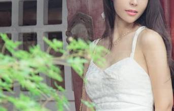 UGirls尤果网 – 我怀疑田慕儿的学妹写真集是要放大招了，下载也不敢轻易做决定。