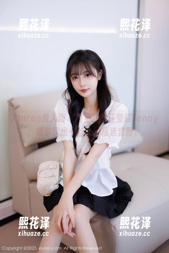 Xiuren秀人网 - 教室里的任莹樱Jenny，偶尔飘出一丝光影精选套图。