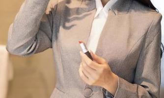 Xiuren秀人网 – 会飞的小虎牙的“温柔”，有一点小撇步？原图交给你体会，图集随意翻翻。