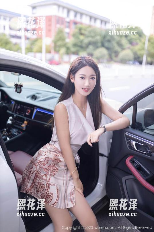 Xiuren秀人网 - 养乐多Doll、睡衣、私拍：原图下的真实与可能，意外的小暗示