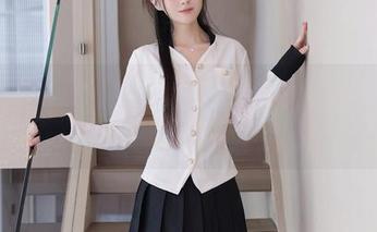 Xiuren秀人网 – 小热巴的丝袜写真，下载了之后你会不会后悔？