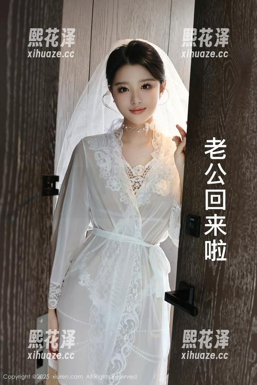 Xiuren秀人网-小甜angle Xiuren秀人网 - 小甜angle的皮衣写真,透出一种懒散而又迷人的氛围