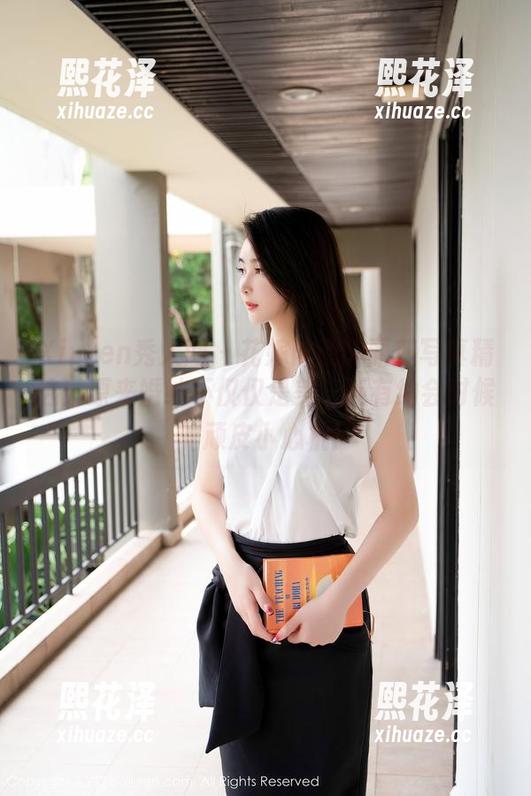 Xiuren秀人网 - 花嫁内勤李丽莎写真精选：原来婚纱不仅仅是美，还有约会时候的顽皮小心机！