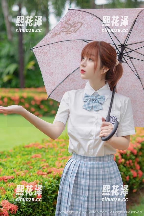 Xiuren秀人网 - 陈怡曼coco的最新豹纹美图，该说是性感还是想给街道加点野性！