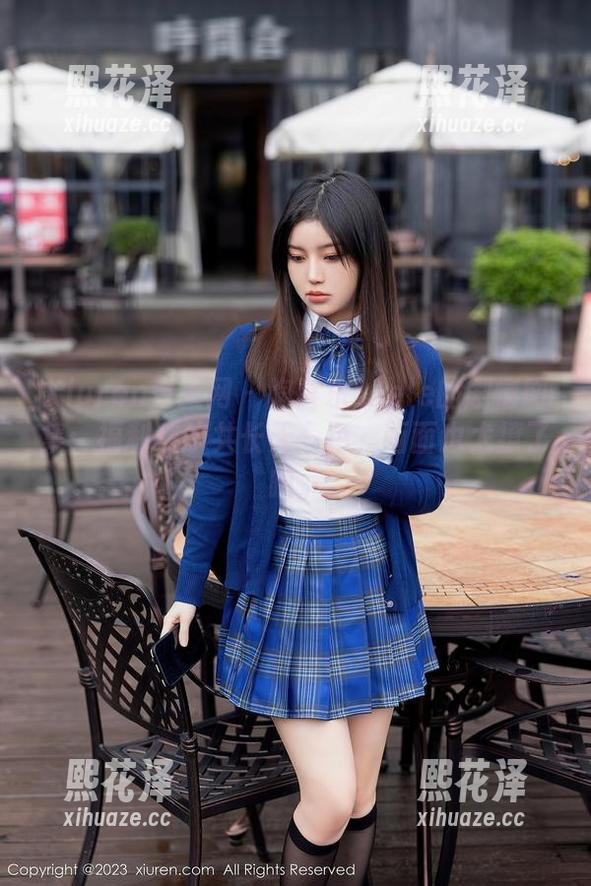 Xiuren秀人网 - 陶喜乐_lele的剧情图集：福利秋水共长天一色，画面也太撩了吧。