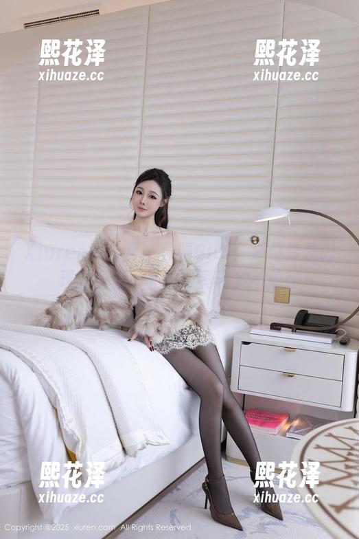 Xiuren秀人网 - 黄婧GIGI：那位总是闪现的学姐，私拍写真真实不做作