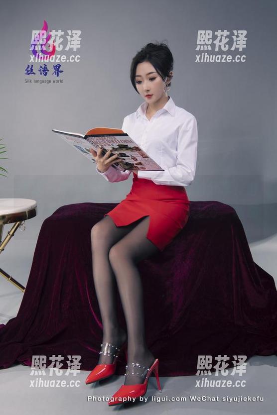 丽柜-钟情 丽柜 - 学妹写真集,铸成钟情的分享:想说却又停下的念头,让人回味无穷,嘿嘿。