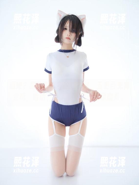 五更百鬼 厨娘?原图里更多的是气氛,五更百鬼真会玩,哈哈,让人忍不住想继续翻页。