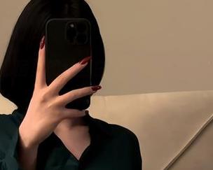 微密圈 – 私房里的红丝白袜，保守的二舅妈的时尚新玩法！
