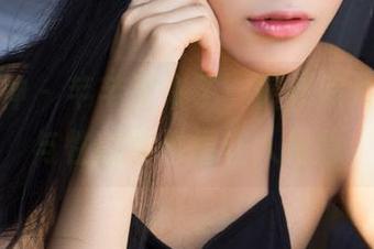 克拉女神 – 芊芊又来了，最新照片中时尚与性感的碰撞让人捉急