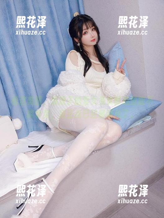 凉凉子 看这美图,凉凉子的雪女兔女郎造型能不能拿奖,反正我已经被萌化了。