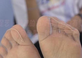 南国足艺 – 沫沫的吊带图，有没有觉得上传网盘是一种尴尬？