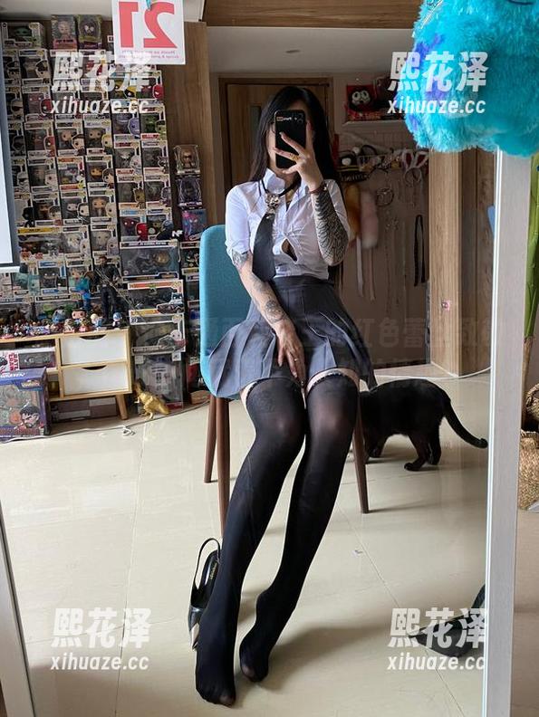 微密圈 - 向卡通百科老王的红色蕾丝致敬，图册中间藏着不为人知的情趣？