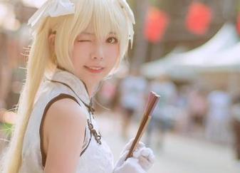 追随向小圆：美腿写真定制档案，腿肚的诱惑