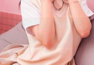 嗲囡囡 – 萌琪琪Irene的棉袜写真，下载后可能会被你无意中忘在旁边