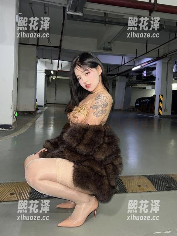 微密圈 - 别犹豫了，赶紧下载小u优优子的红色内衣合集，够色的让人反复琢磨。