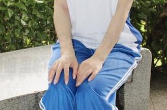 小众视觉 – 兰兰白色系列，合集中的白就像是黑暗里的灯塔——闪耀却不真实。