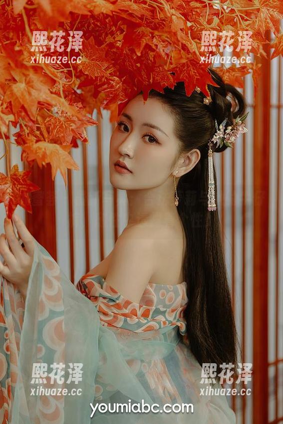 尤蜜荟-合法萝莉 尤蜜荟 - 最新写真:合法萝莉与她的牛仔裤,随性中透露着个性!