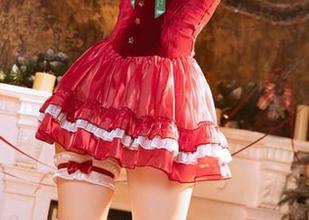 屿鱼全集：短裙展示了一种无声的挑逗