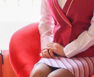 推女神 – 看宋梓诺Bee的全套礼服写真，无聊的边缘试探