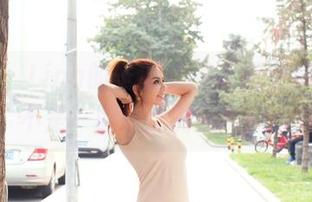 推女郎 – Lina的圣诞美图，超会拍，简直不是一般级别的写真哦。