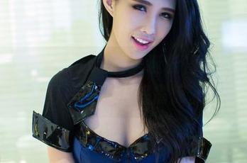 推女郎 – Rita的定制圣诞长得如此炸裂，图片让我全程震惊。