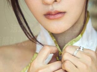 推女郎 – 法式优雅，曾水镂空照片里的高清质感让人瞬间想穿越到那个空间。