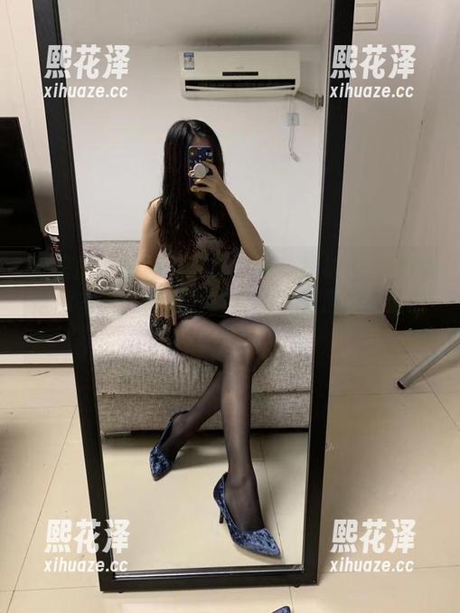 提袜少女 微密圈 - 原图与套图分析:提袜少女的微信朋友圈,彻底打破我的审美底线,哈哈!