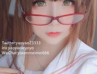 小秘书的私房图集用摇摇乐yoyo的风韵，平静却总让我多看几眼，耸动的气息悄然而至。