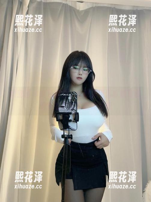 微密圈 - 红色镂空，也就是可馨吖能驾驭吧？福利图片随便看哦