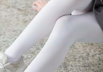 森萝财团 – 每一帧都是高清的吸吸白丝分享–一点都不夸张，这才是少女的青春。