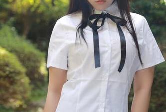 模范学院 – 每次翻到这张图片，沈梦瑶的美脚都让我想重新审视人生！