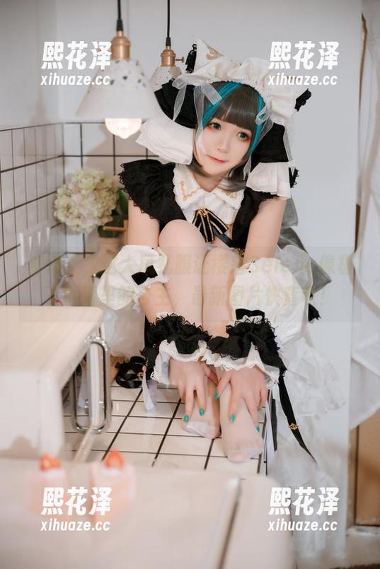 奇怪了，这大凤礼服让樱落Selena像极了童话里的公主，最新图片快查收！