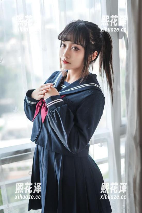 洛璃LoLiSAMA 这组图片,黄豆粉是主角,洛璃LoLiSAMA是为了显得更嫩吧?