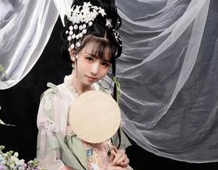 报告！爆机少女喵小吉女孩写真集已上线，快来下载吧！
