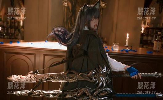 百合欧皇子 艾莲·乔的写真:百合欧皇子在cos里藏了多少小心思?